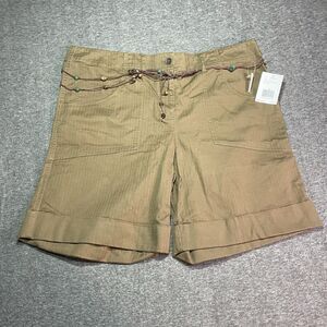 Liz & Co Women’s Spiritual Symbol Design Shorts Pockets Belt Sz 16 Brown NWT